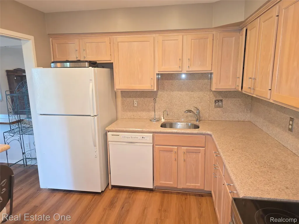 2027 Klingensmith Road Bloomfield Hills City MI 48302