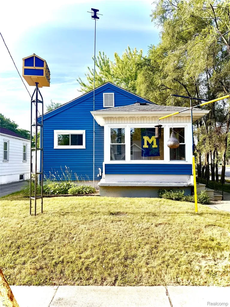 3521 Clairmont Street Flint City MI 48503