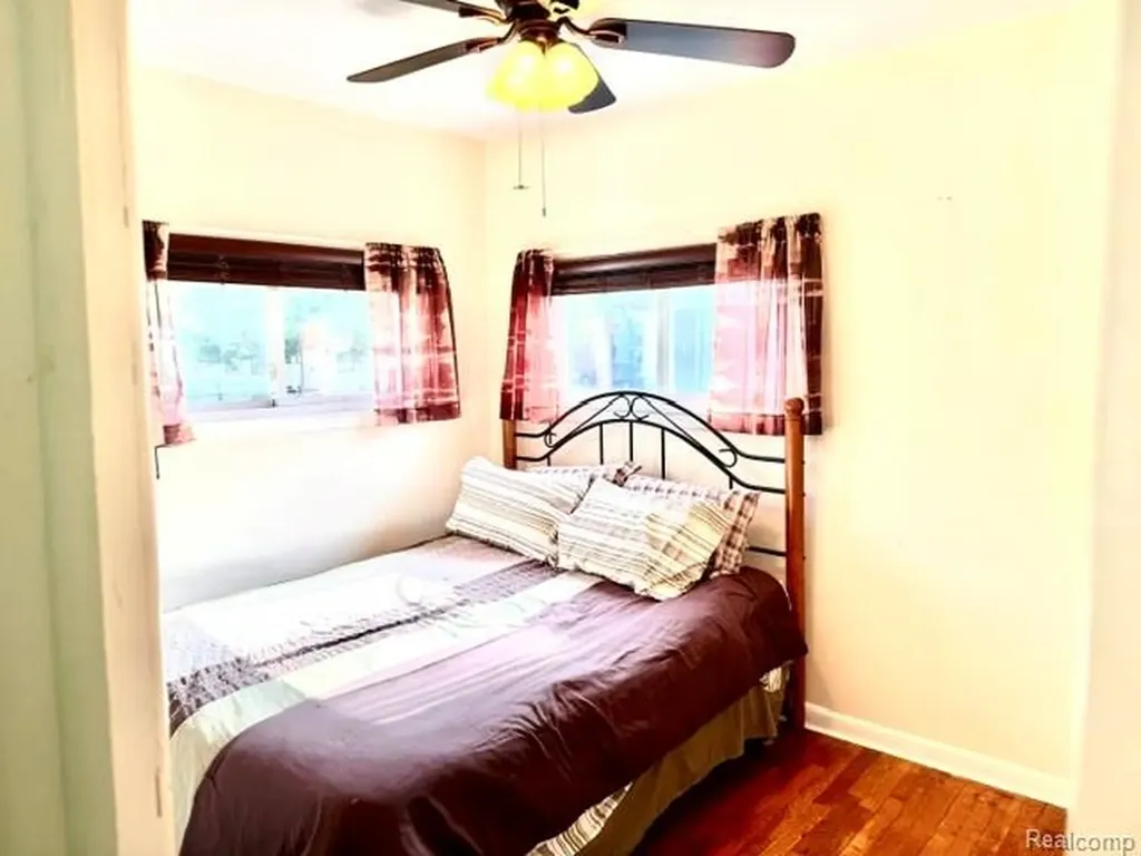 3521 Clairmont Street Flint City MI 48503