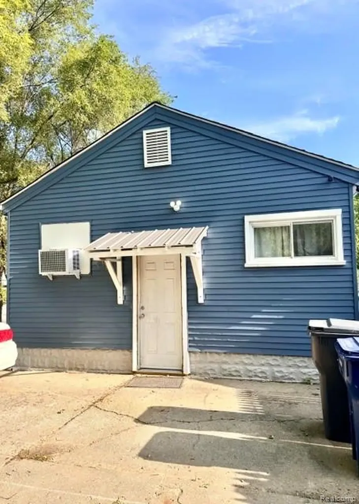 3521 Clairmont Street Flint City MI 48503