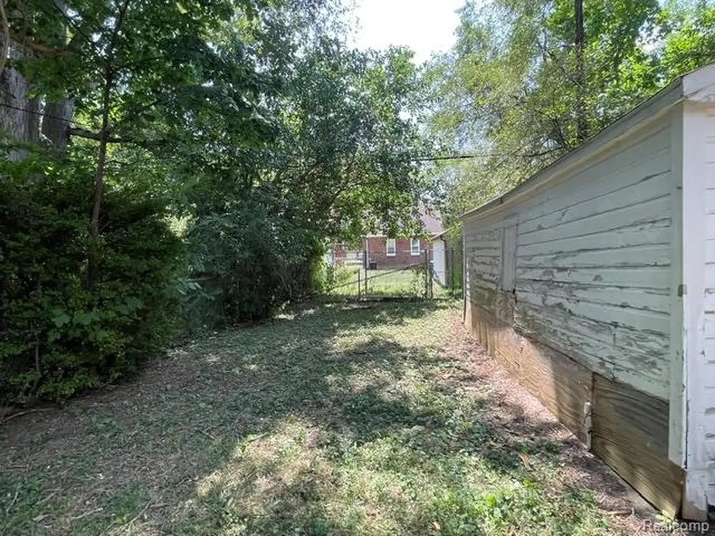 15886 Collingham Drive Detroit City MI 48205