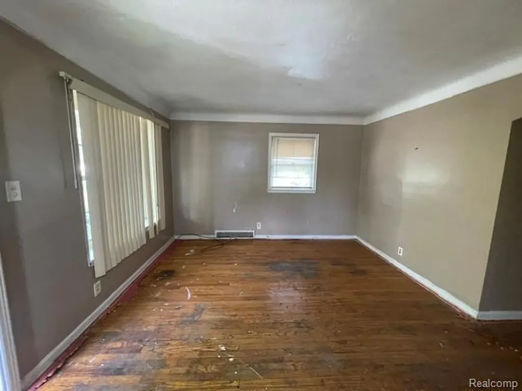 15886 Collingham Drive Detroit City MI 48205