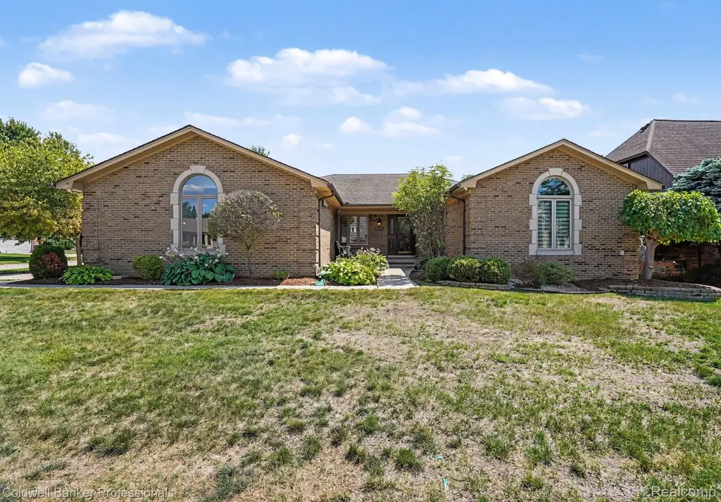 2664 Woodford Drive Sterling Heights City MI 48310