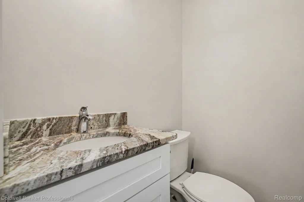 2664 Woodford Drive Sterling Heights City MI 48310