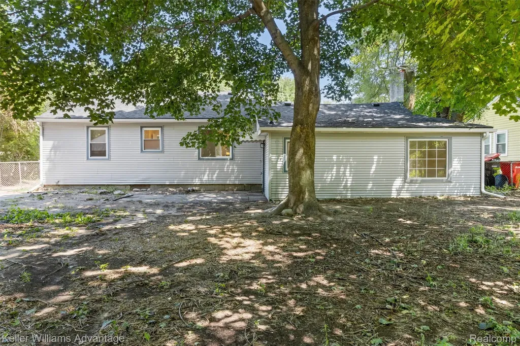 21645 Frazer Avenue Southfield City MI 48075