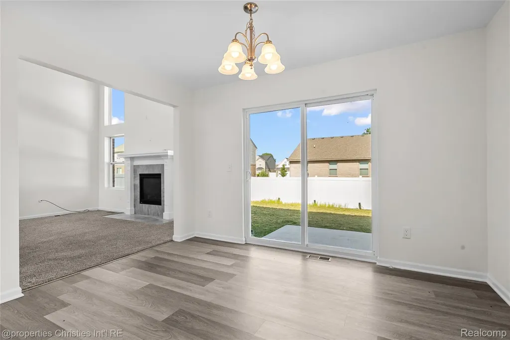 8107 N Hubbard Street Westland City MI 48185