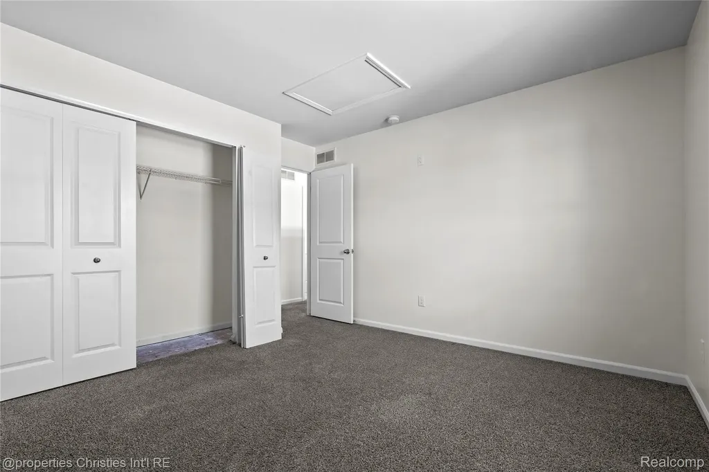 8107 N Hubbard Street Westland City MI 48185