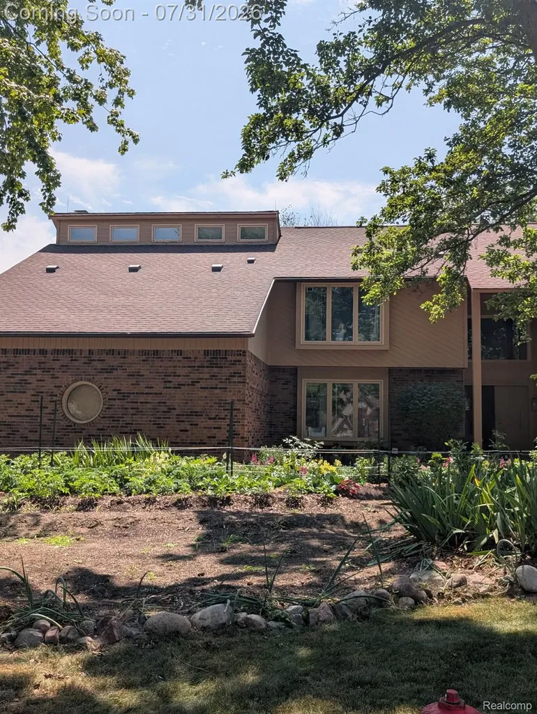 2509 Munster Road Rochester Hills City MI 48309