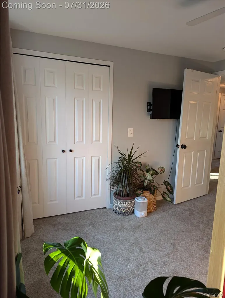 2509 Munster Road Rochester Hills City MI 48309