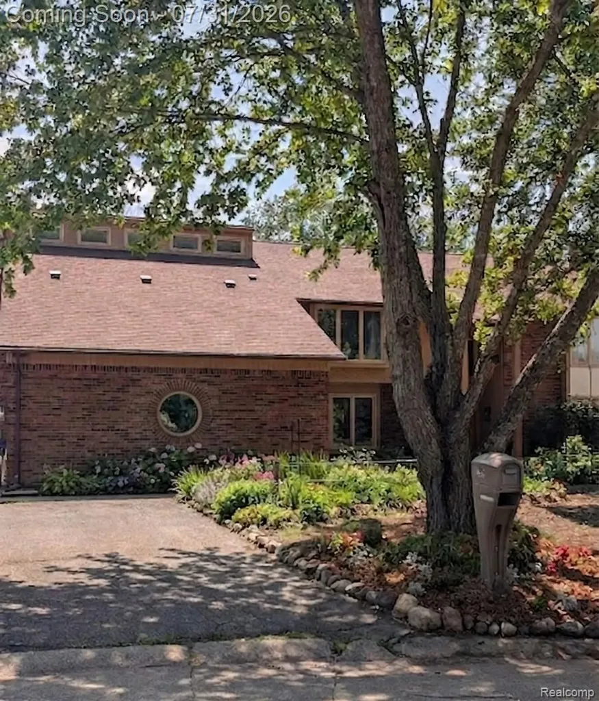 2509 Munster Road Rochester Hills City MI 48309