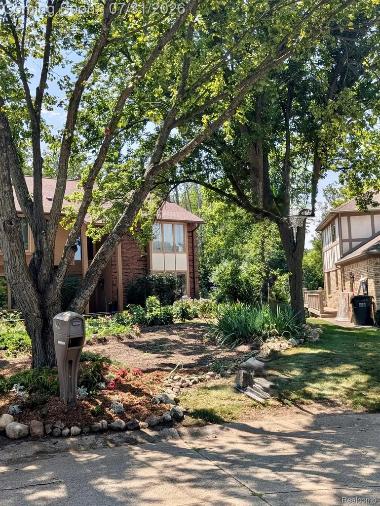 2509 Munster Road Rochester Hills City MI 48309