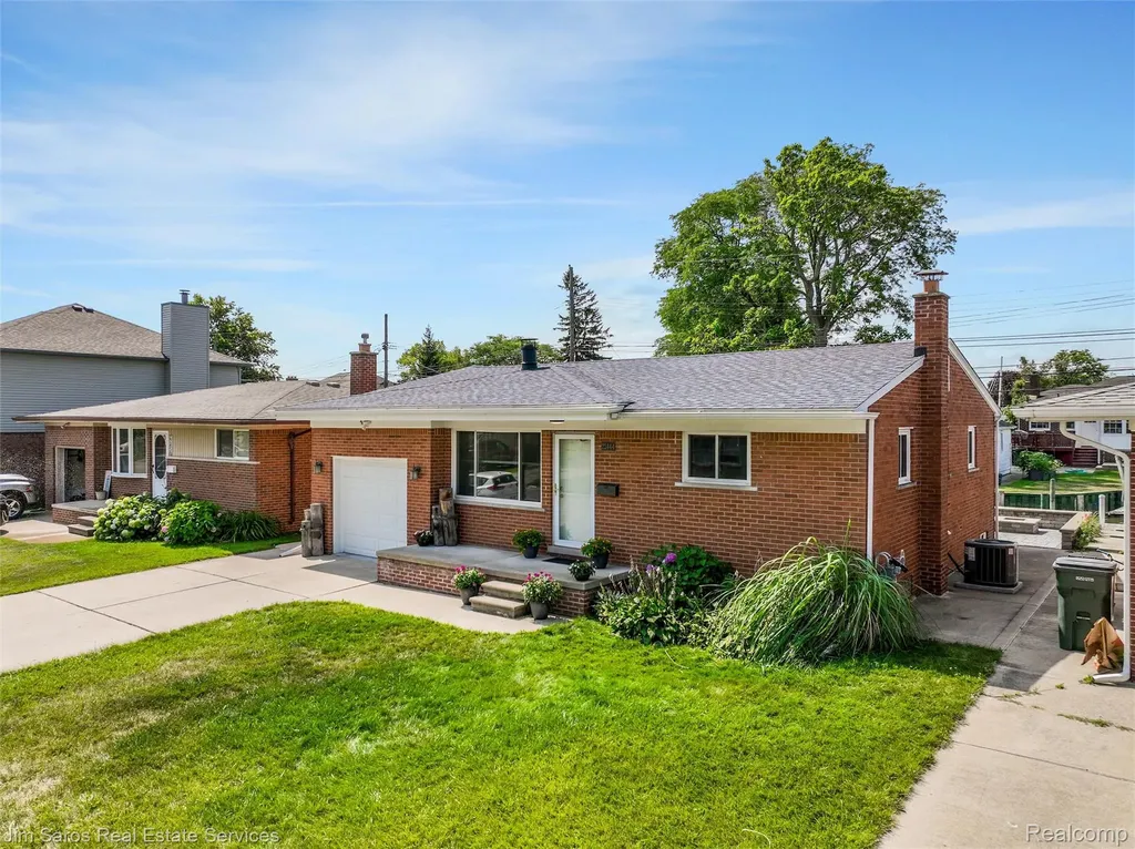 22444 Wildwood Street St. Clair Shores City MI 48081