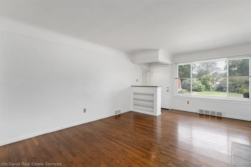 22444 Wildwood Street St. Clair Shores City MI 48081