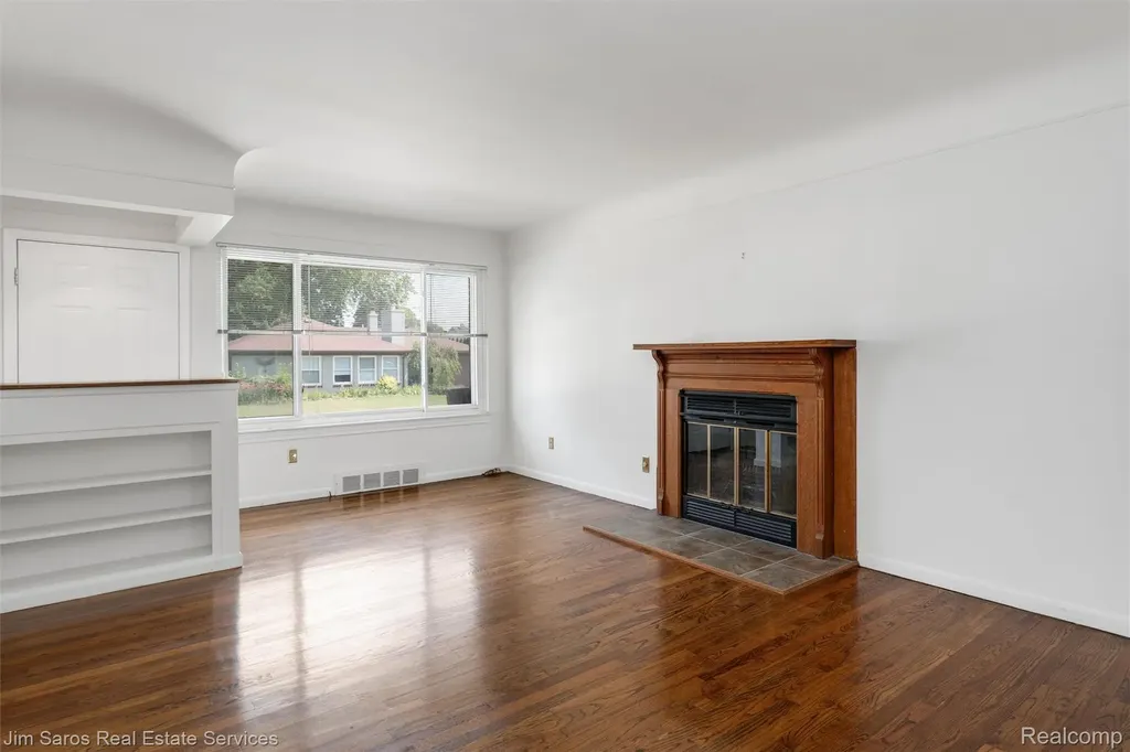 22444 Wildwood Street St. Clair Shores City MI 48081
