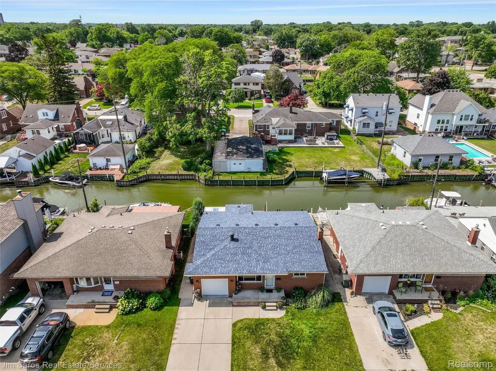 22444 Wildwood Street St. Clair Shores City MI 48081