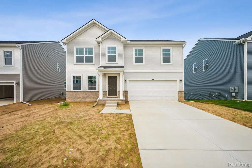 387 Edge Brook Holly Township MI 48442