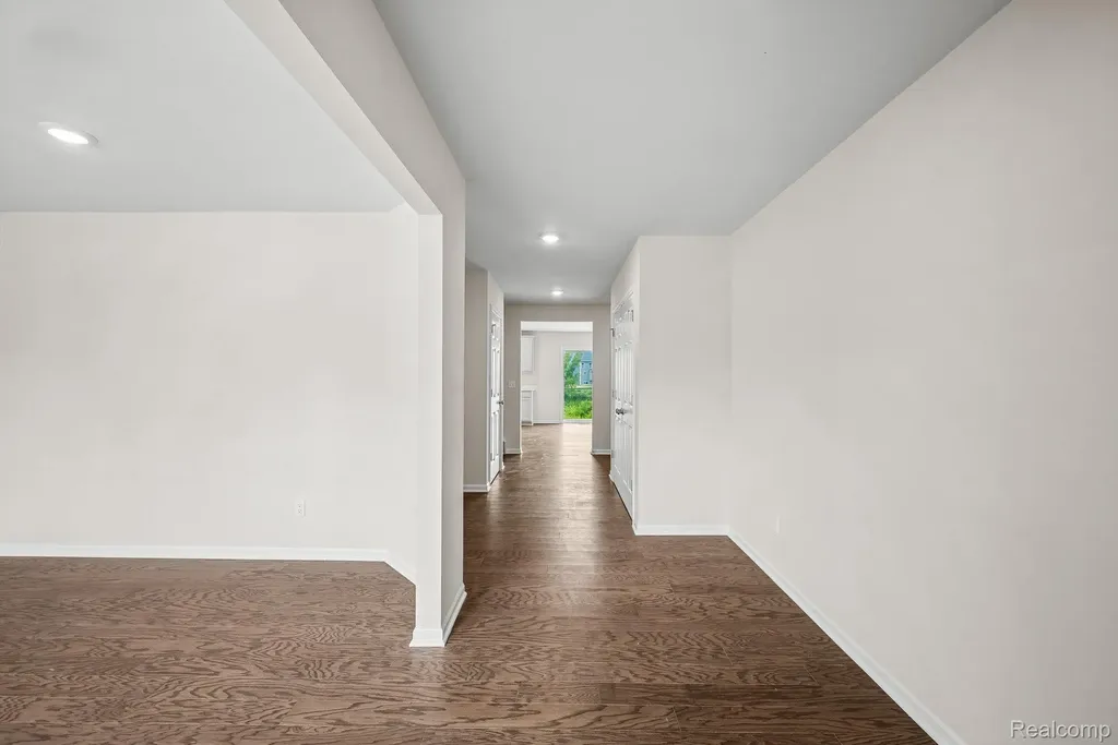 387 Edge Brook Holly Township MI 48442