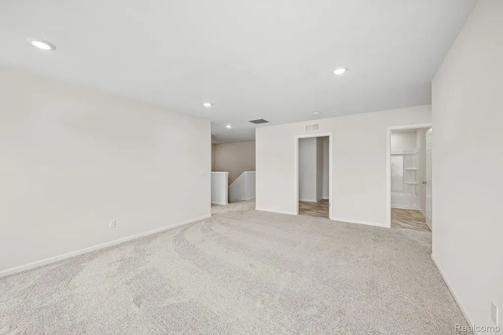 387 Edge Brook Holly Township MI 48442