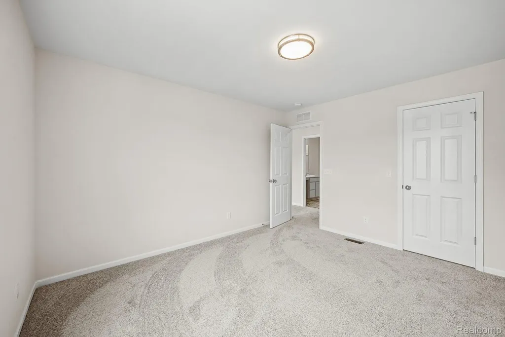 387 Edge Brook Holly Township MI 48442
