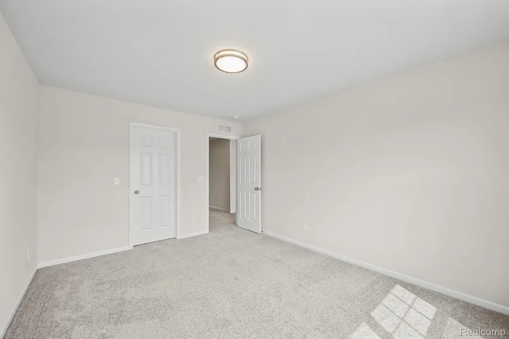 387 Edge Brook Holly Township MI 48442