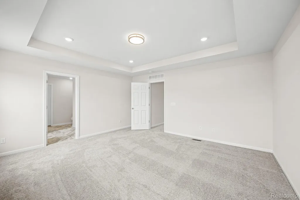 387 Edge Brook Holly Township MI 48442