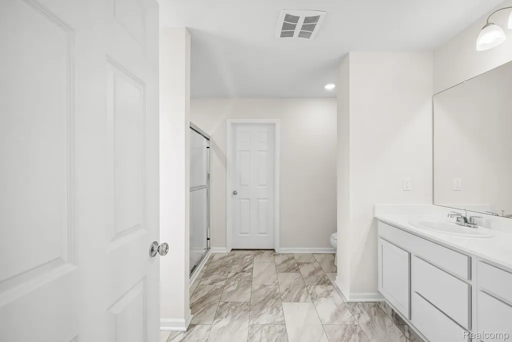 387 Edge Brook Holly Township MI 48442