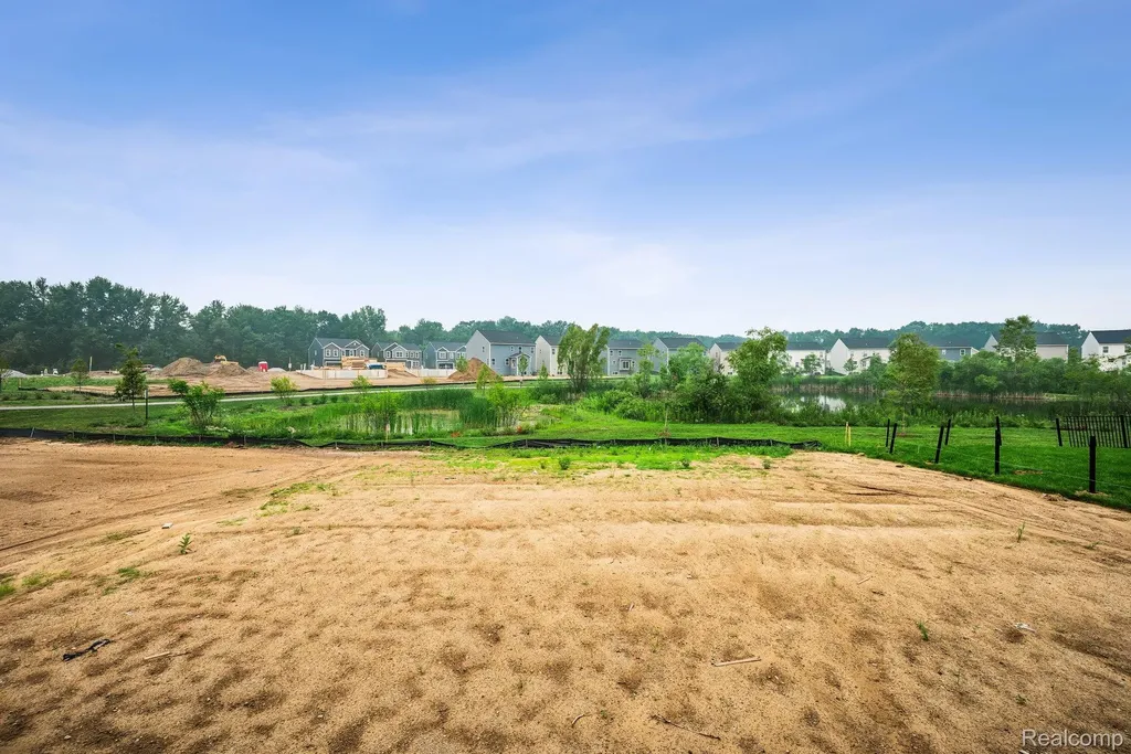 387 Edge Brook Holly Township MI 48442