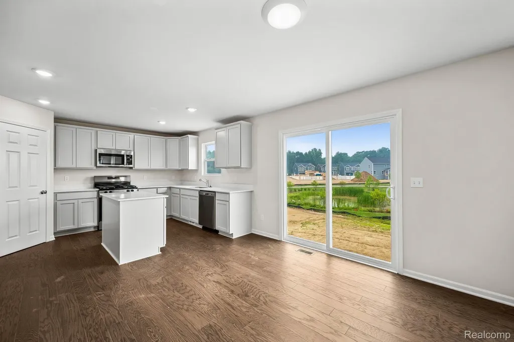 387 Edge Brook Holly Township MI 48442