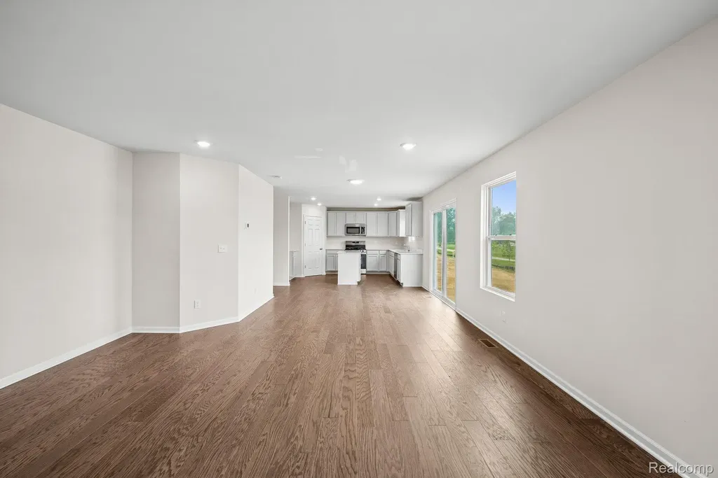 387 Edge Brook Holly Township MI 48442
