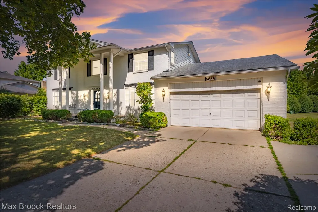 6679 Edinborough West Bloomfield Charter Township MI 48322