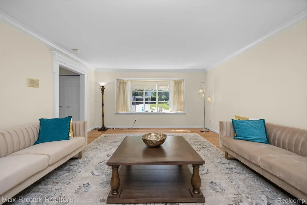 6679 Edinborough West Bloomfield Charter Township MI 48322