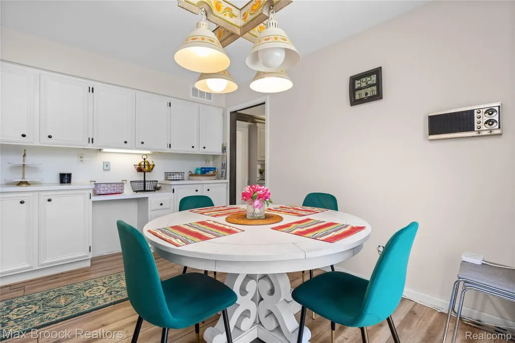 6679 Edinborough West Bloomfield Charter Township MI 48322