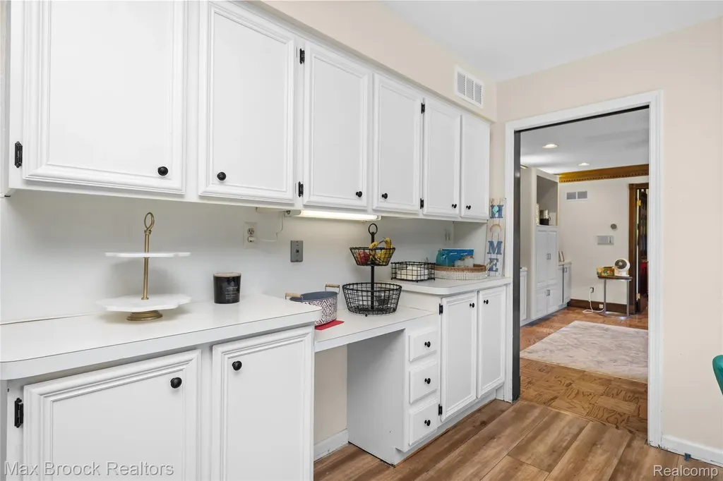 6679 Edinborough West Bloomfield Charter Township MI 48322