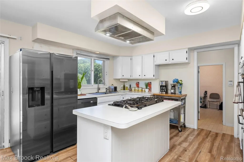 6679 Edinborough West Bloomfield Charter Township MI 48322