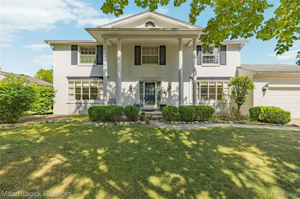 6679 Edinborough West Bloomfield Charter Township MI 48322