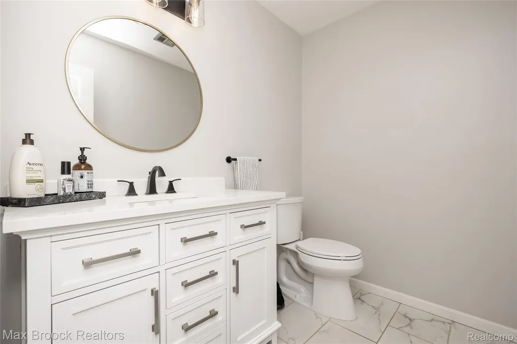 6679 Edinborough West Bloomfield Charter Township MI 48322