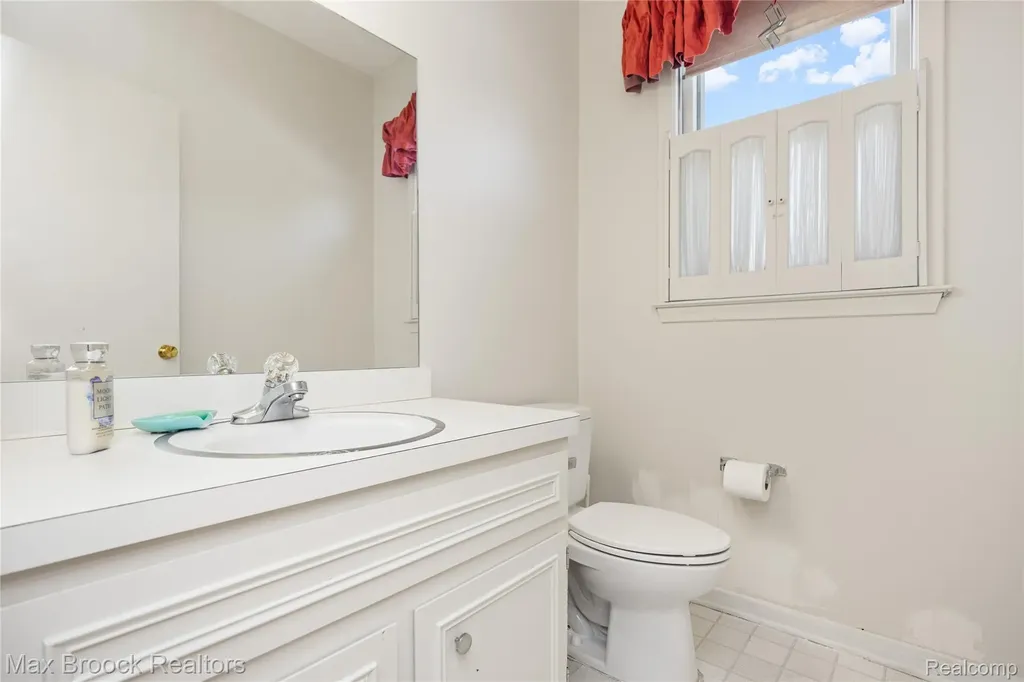 6679 Edinborough West Bloomfield Charter Township MI 48322