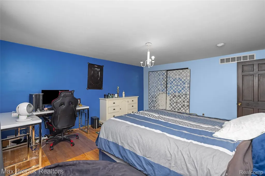 6679 Edinborough West Bloomfield Charter Township MI 48322