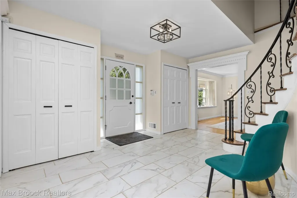 6679 Edinborough West Bloomfield Charter Township MI 48322