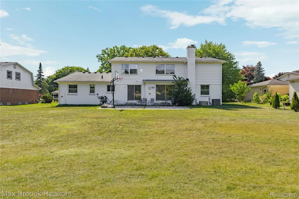 6679 Edinborough West Bloomfield Charter Township MI 48322