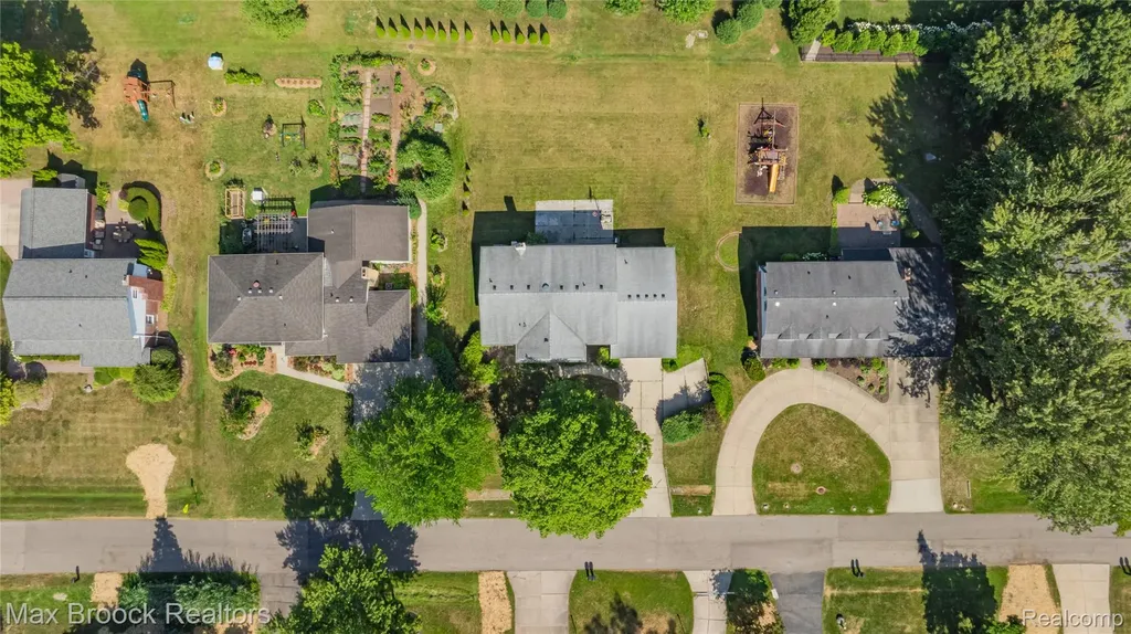 6679 Edinborough West Bloomfield Charter Township MI 48322
