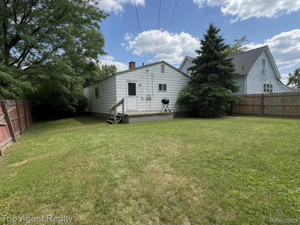 2021 E 11 Mile Road Royal Oak City MI 48067