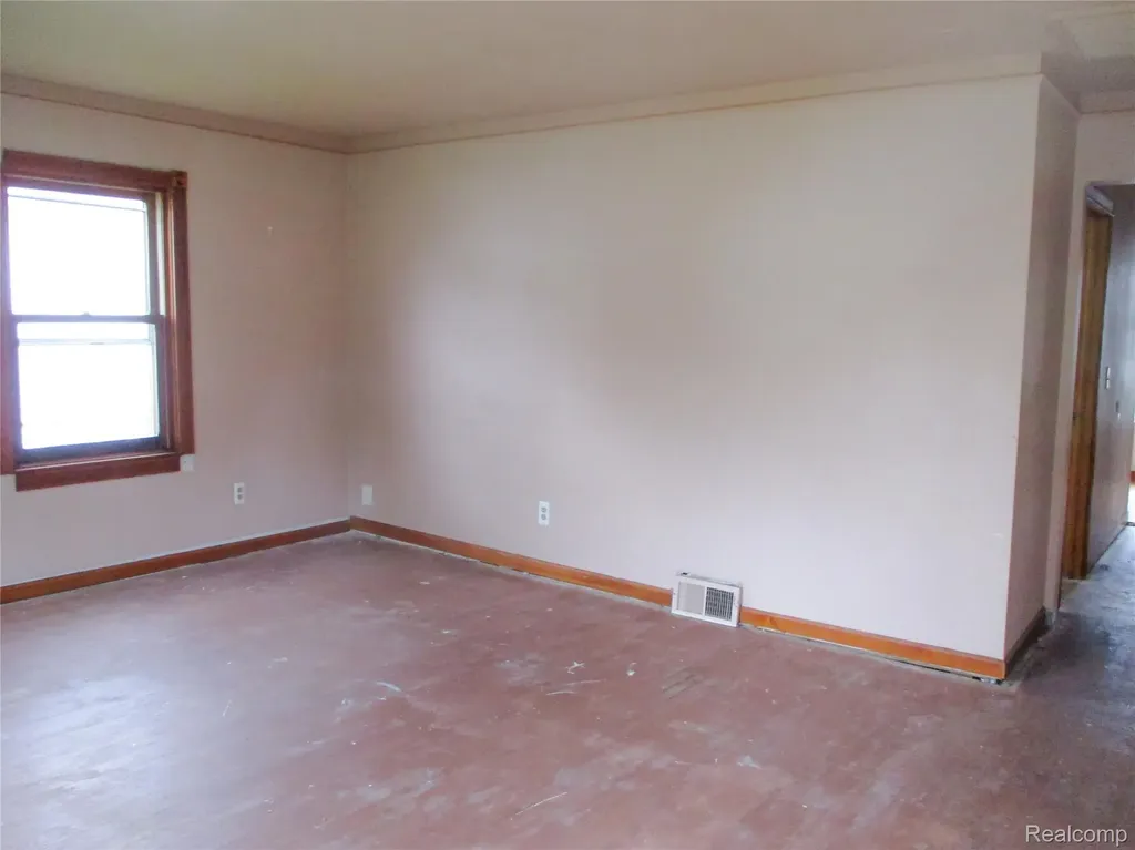 16319 Curtis Street Roseville City MI 48066
