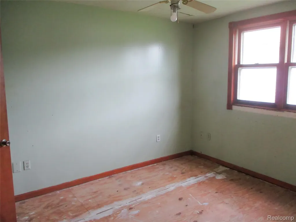 16319 Curtis Street Roseville City MI 48066
