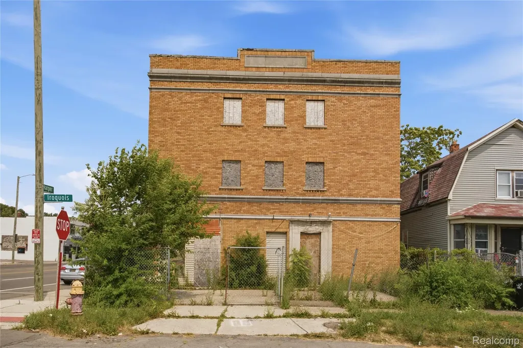 6494 Iroquois Street Detroit City MI 48213