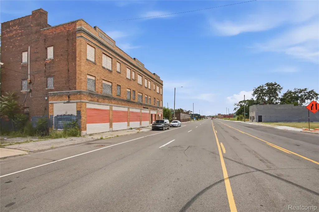 6494 Iroquois Street Detroit City MI 48213