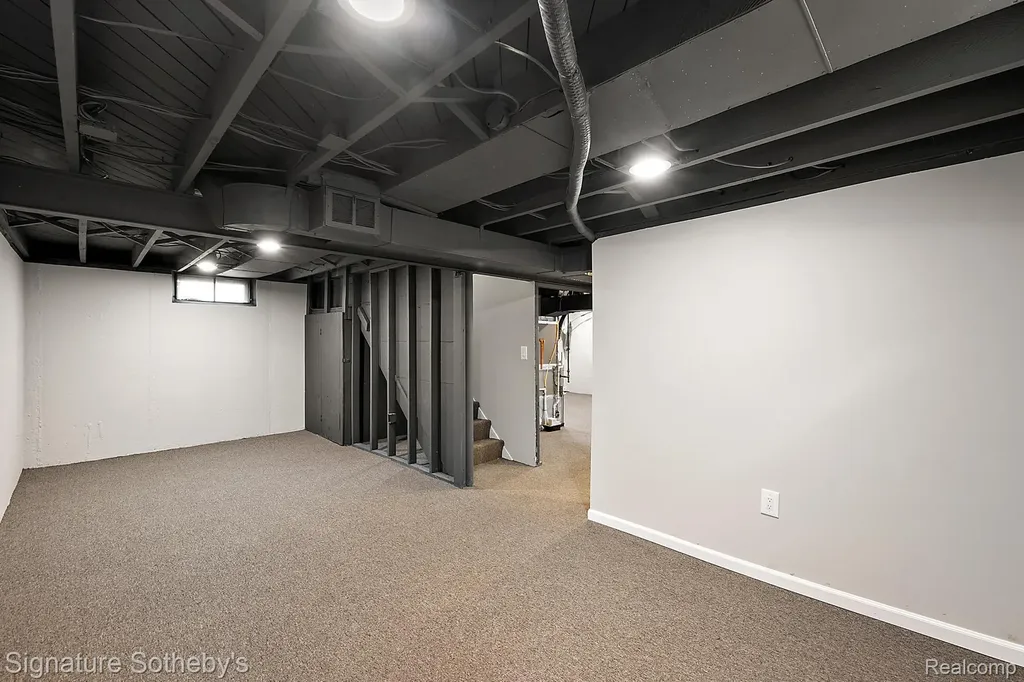 305 Devillen Avenue Royal Oak City MI 48073