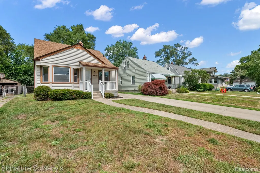 305 Devillen Avenue Royal Oak City MI 48073