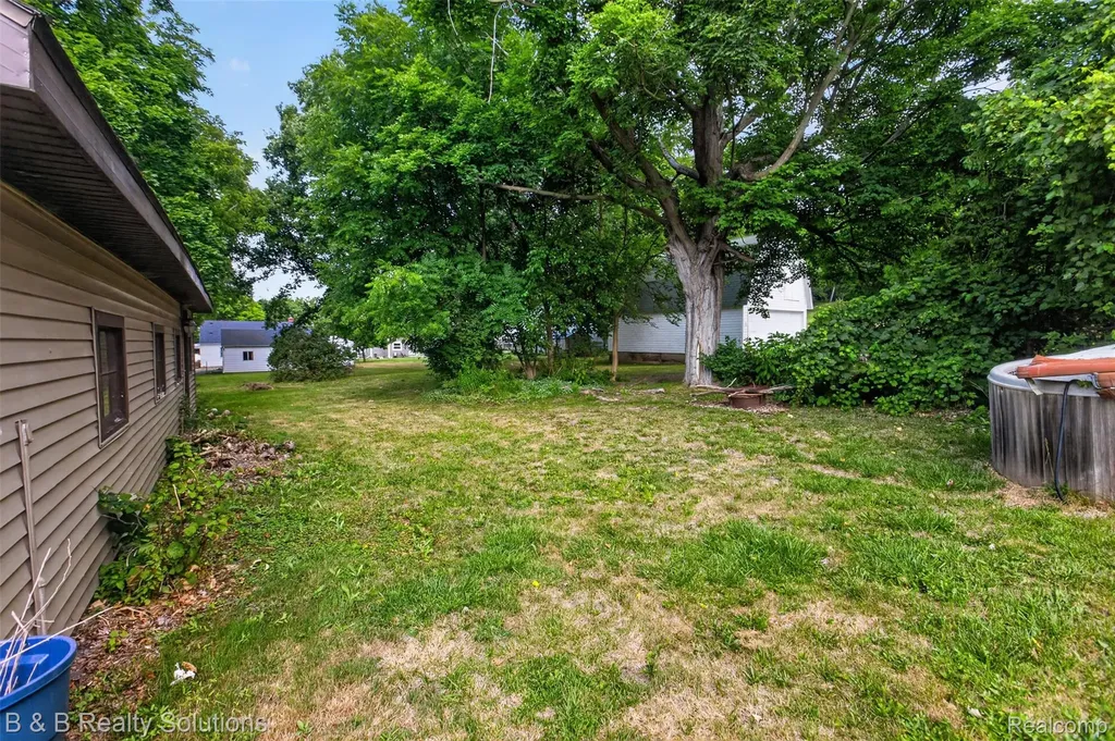 307 N Cherry Street Flushing City MI 48433