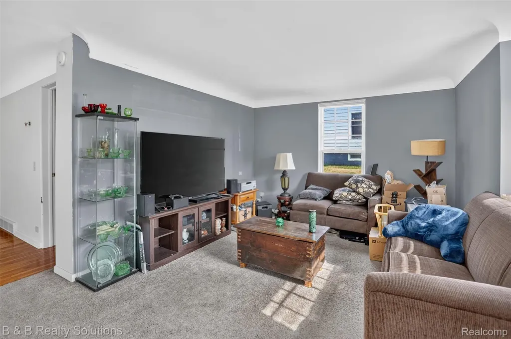 307 N Cherry Street Flushing City MI 48433